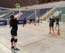 Escolinha de Voleibol AABB 