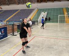 Escolinha de Voleibol AABB 