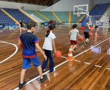 Escolinha de Esporte: Basquetebol