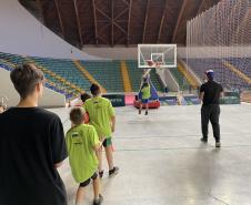 Escolinha de Esporte: Basquetebol