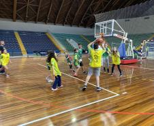 Escolinha de Esporte: Basquetebol