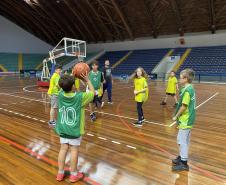Escolinha de Esporte: Basquetebol