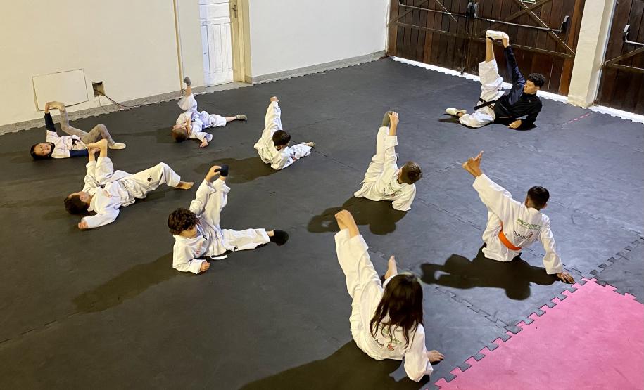 treino da equipe do projeto taekwondo para todos