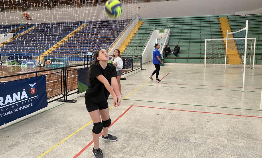 Escolinha de Voleibol AABB
