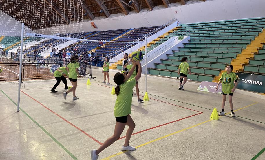 Escolinha de Voleibol