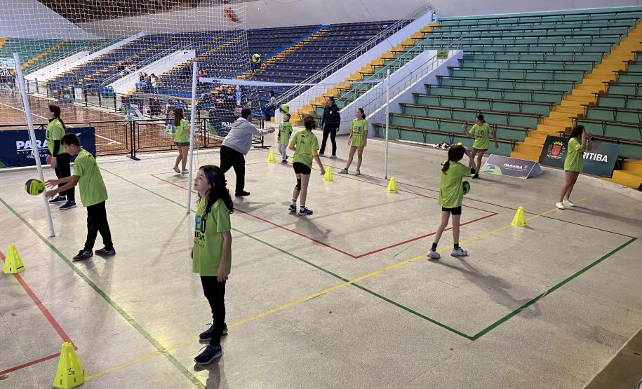 Escolinha de Voleibol