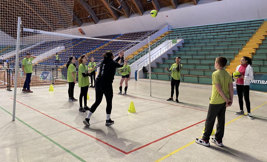 Escolinha de Voleibol